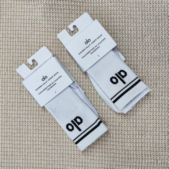 NWT ALO Yoga Retro Socks 2-Pack | Cushioned Arch Support - Picture 2 of 4